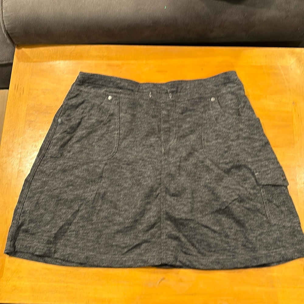 Kuhl Athletic Lined Skort with multiple pockets